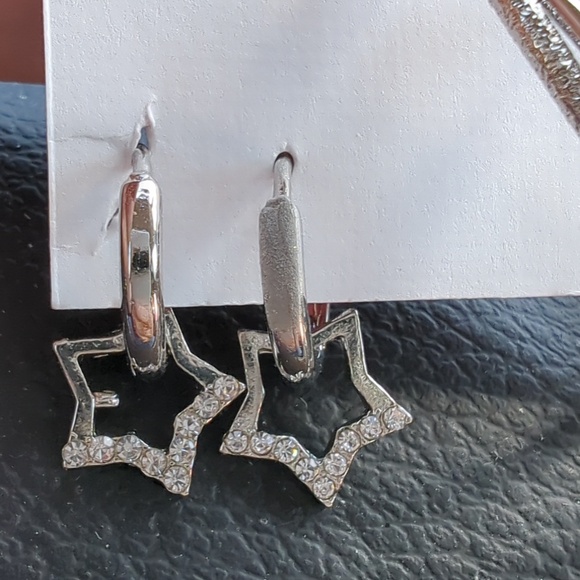 Set Of 7 Pairs Of Silver Tone Earrings - Picture 3 of 8